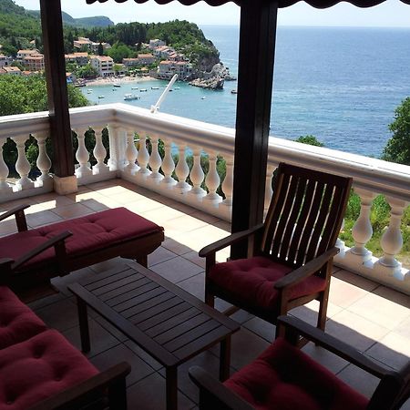Villa Sara Guesthouse Sveti Stefan Ngoại thất bức ảnh