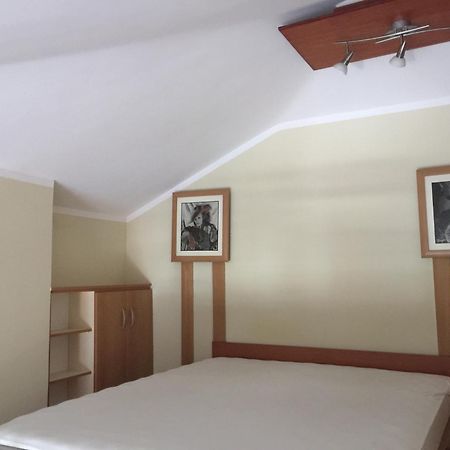 Villa Sara Guesthouse Sveti Stefan Phòng bức ảnh