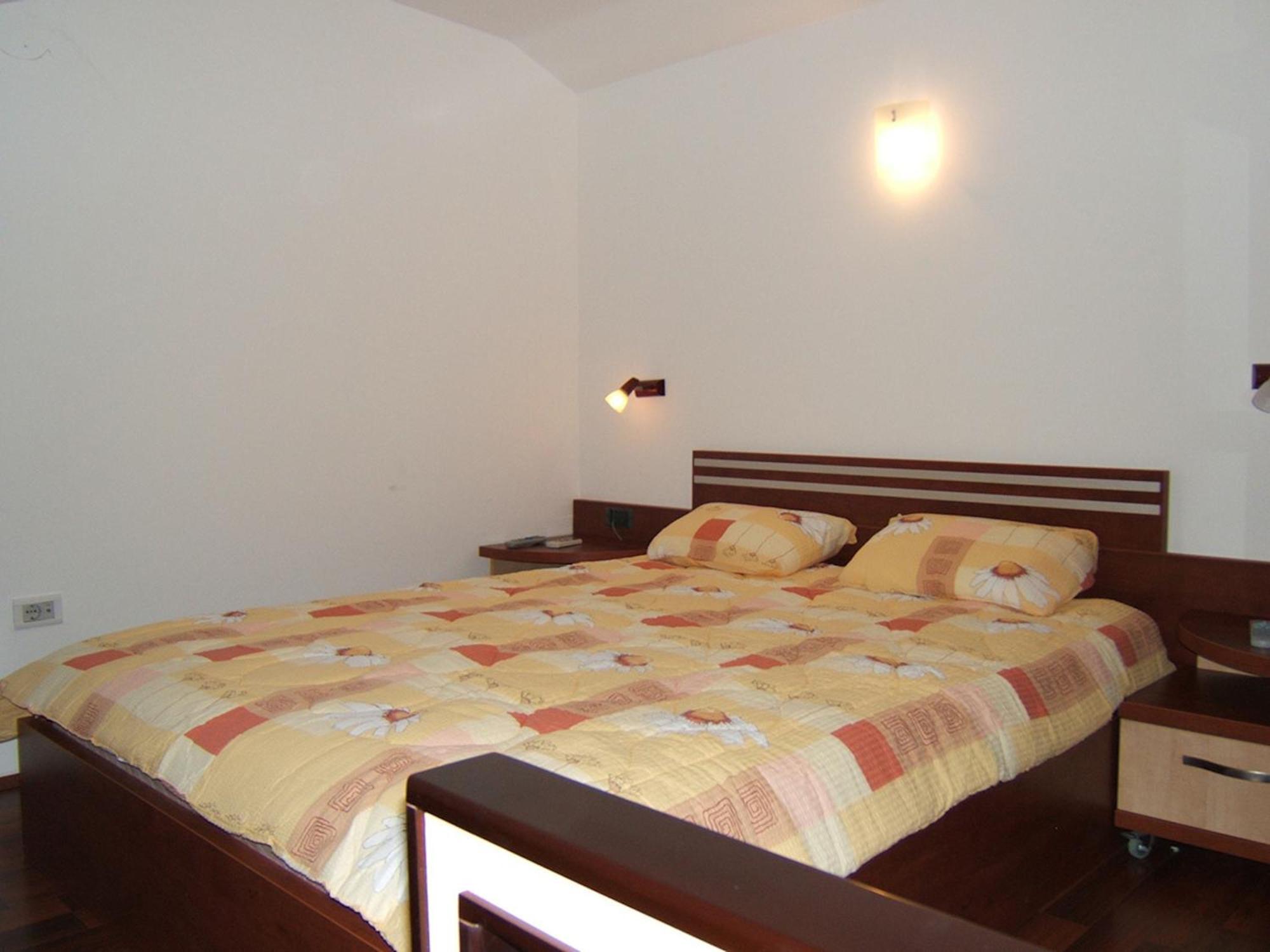 Villa Sara Guesthouse Sveti Stefan Phòng bức ảnh