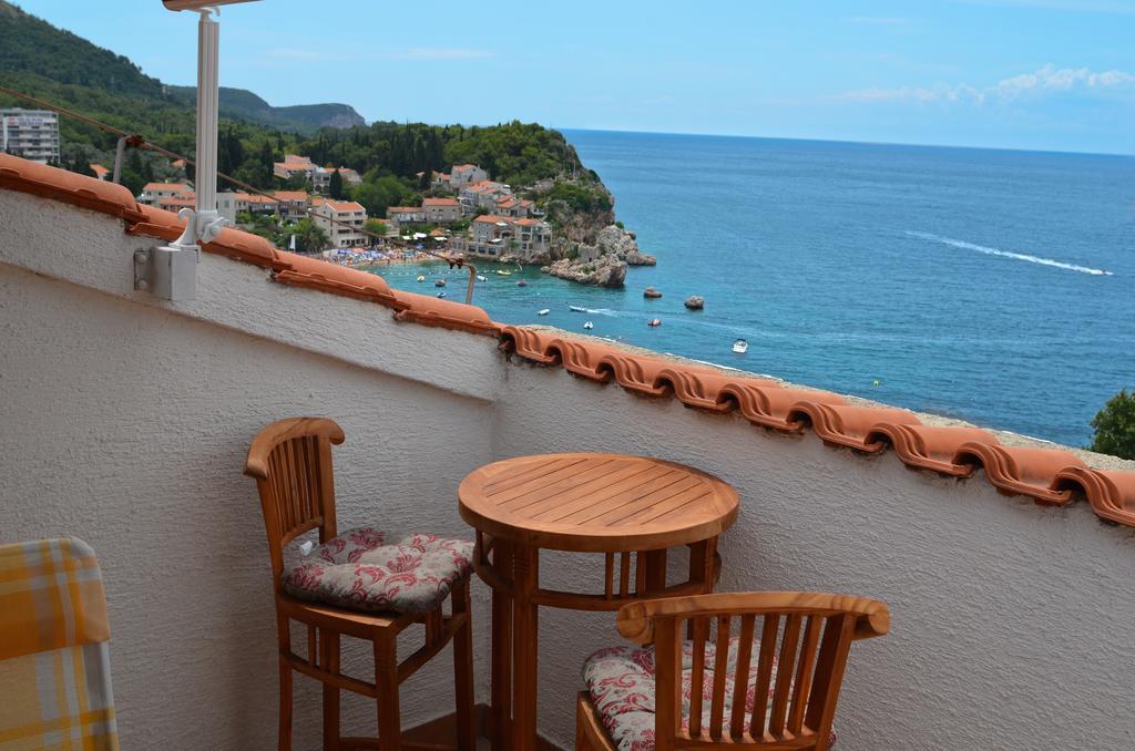 Villa Sara Guesthouse Sveti Stefan Ngoại thất bức ảnh