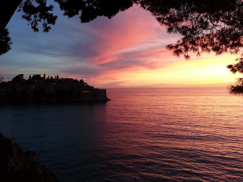 Villa Sara Guesthouse Sveti Stefan Ngoại thất bức ảnh