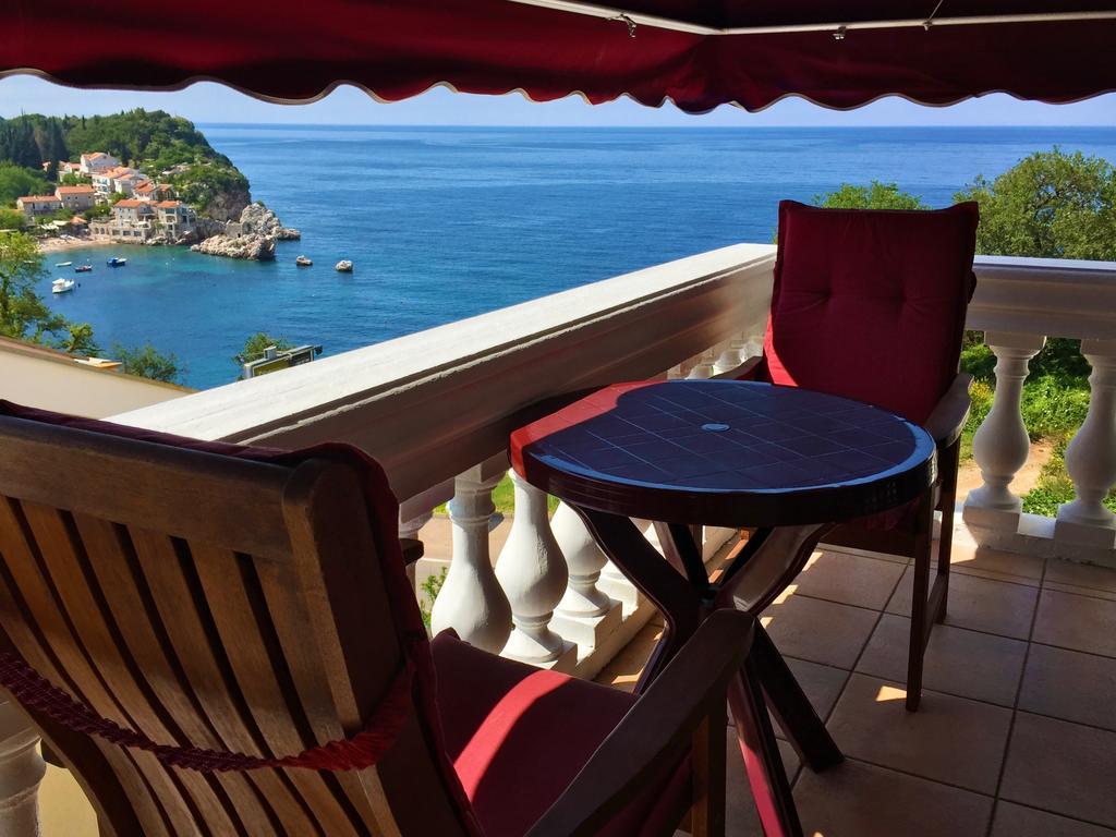 Villa Sara Guesthouse Sveti Stefan Ngoại thất bức ảnh